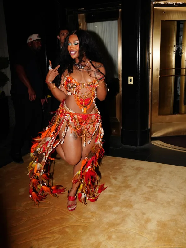 SZA Solana Rowe photo 23 of 457