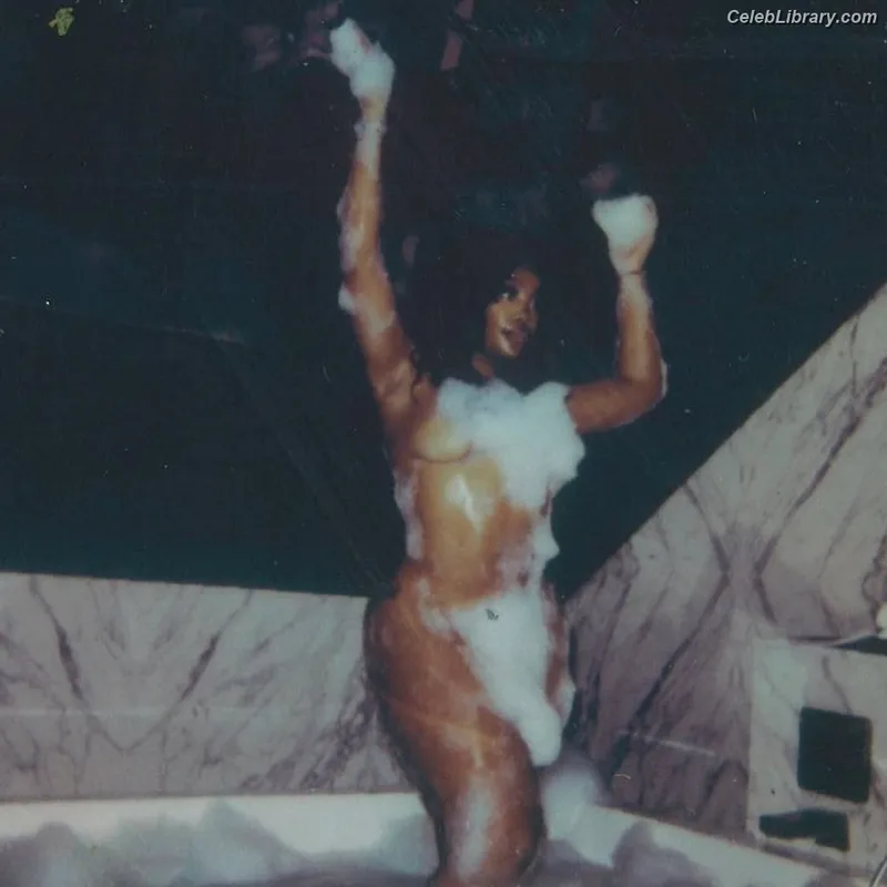 SZA Solana Rowe photo 8 of 457