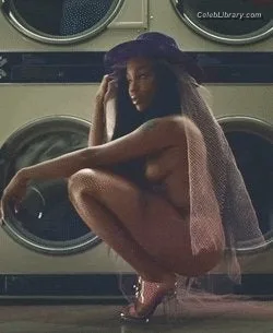 SZA Solana Rowe photo 13 of 457