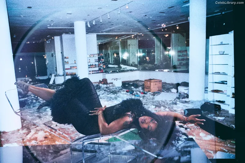 SZA Solana Rowe photo 1 of 457