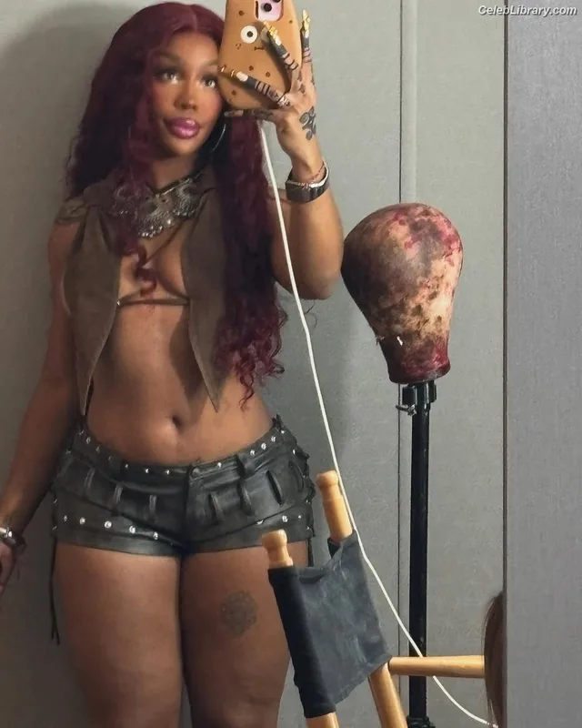 SZA Solana Rowe photo 6 of 457