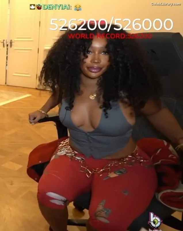 SZA Solana Rowe photo 10 of 457