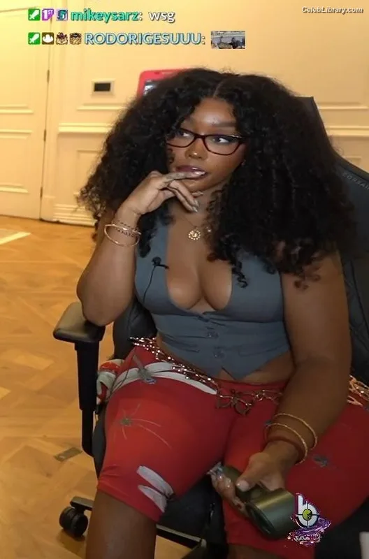 SZA Solana Rowe photo 12 of 457