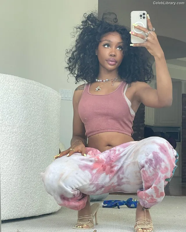 SZA Solana Rowe photo 24 of 457