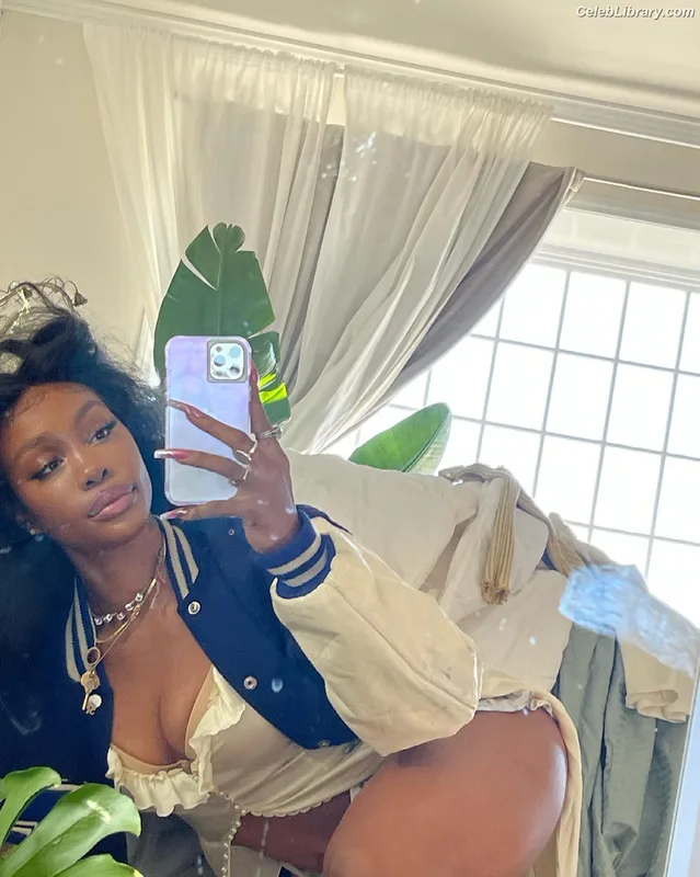 SZA Solana Rowe photo 5 of 457
