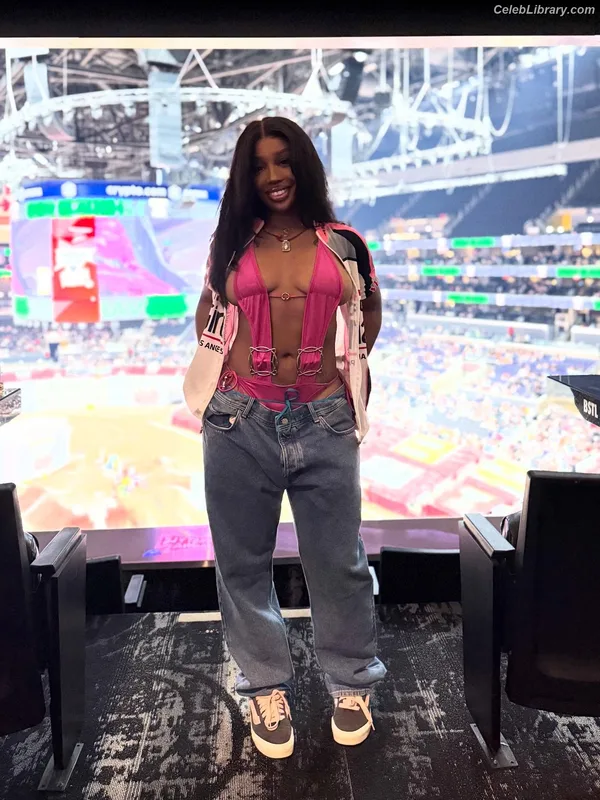 SZA Solana Rowe photo 21 of 457
