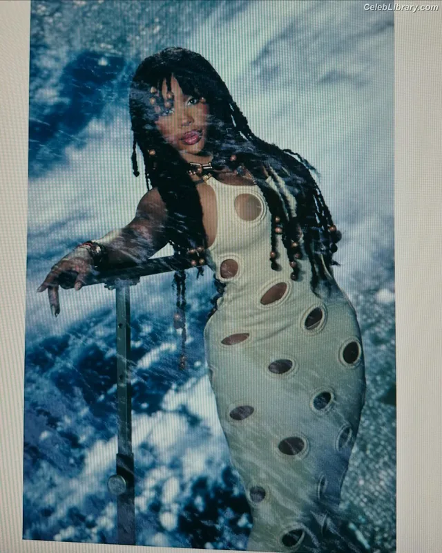 SZA Solana Rowe photo 3 of 457