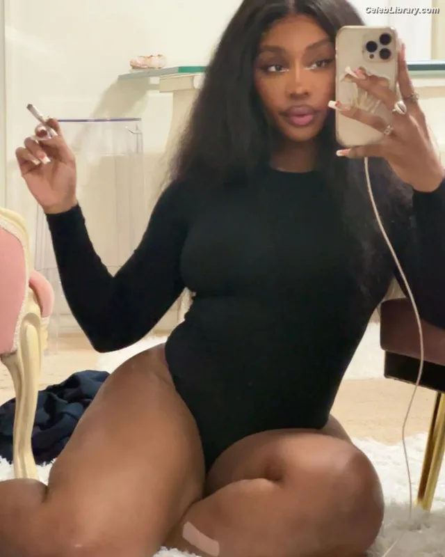 SZA Solana Rowe photo 9 of 457