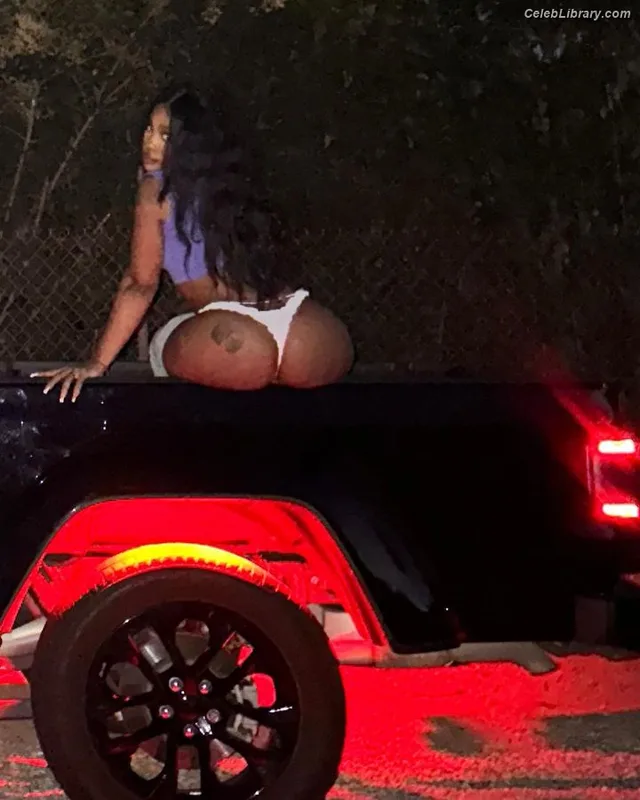 SZA Solana Rowe photo 12 of 457