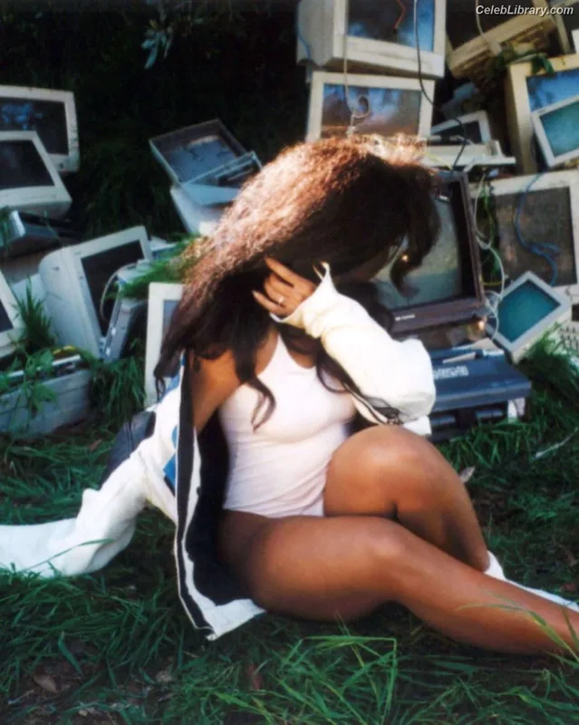 SZA Solana Rowe photo 19 of 457