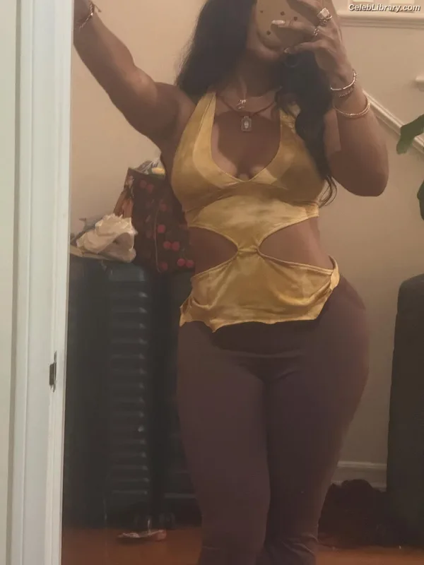 SZA Solana Rowe photo 22 of 457