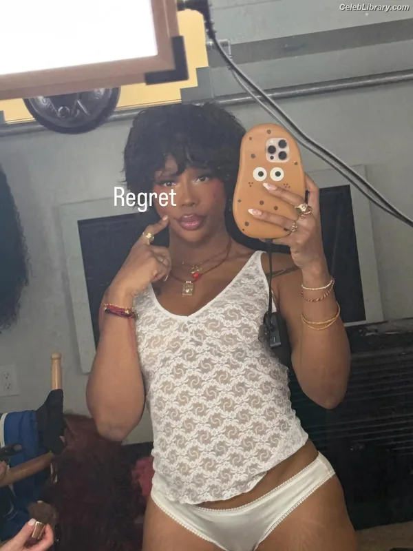 SZA Solana Rowe photo 23 of 457