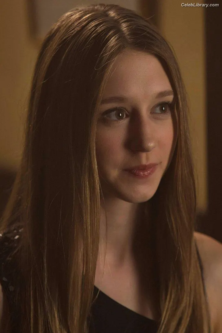Taissa Farmiga photo 13 of 33