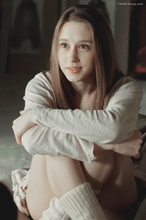 Taissa Farmiga photo 15 of 33