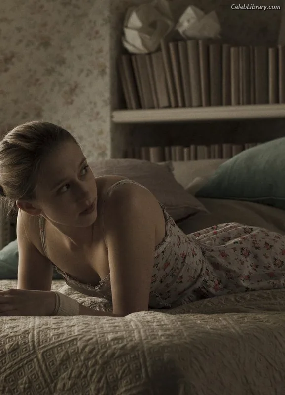 Taissa Farmiga photo 9 of 34