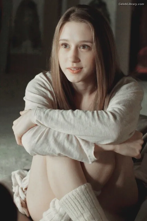 Taissa Farmiga photo 15 of 34