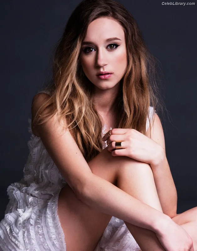 Taissa Farmiga photo 17 of 34