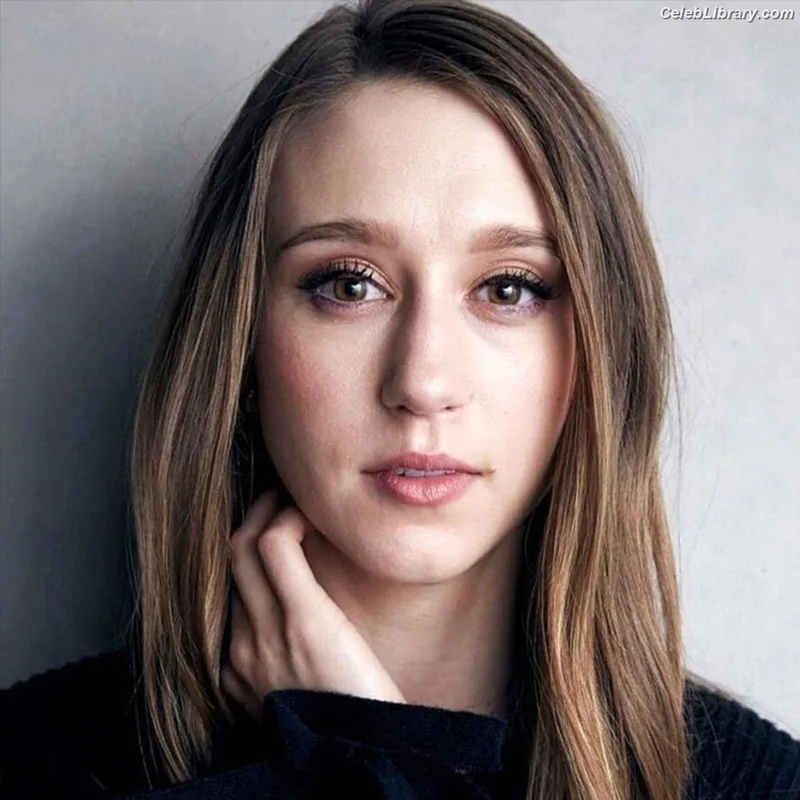 Taissa Farmiga photo 18 of 34