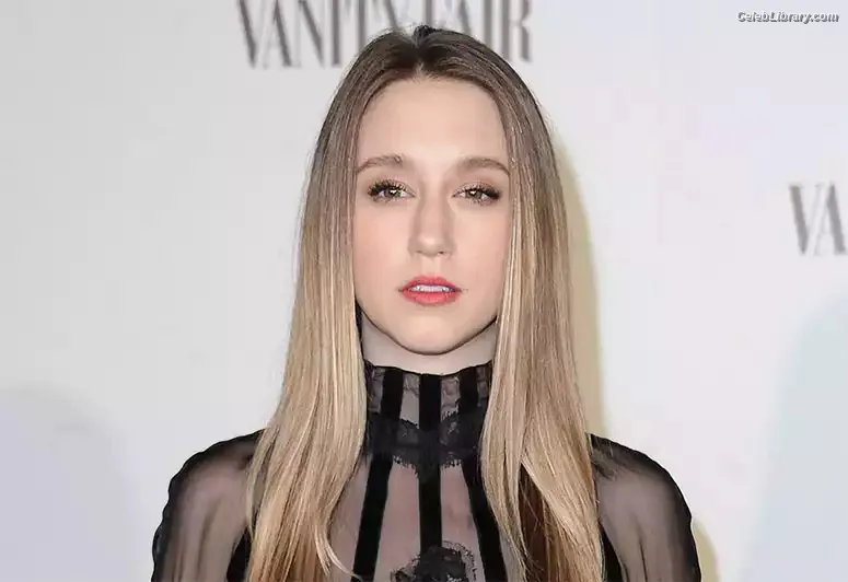 Taissa Farmiga photo 20 of 34