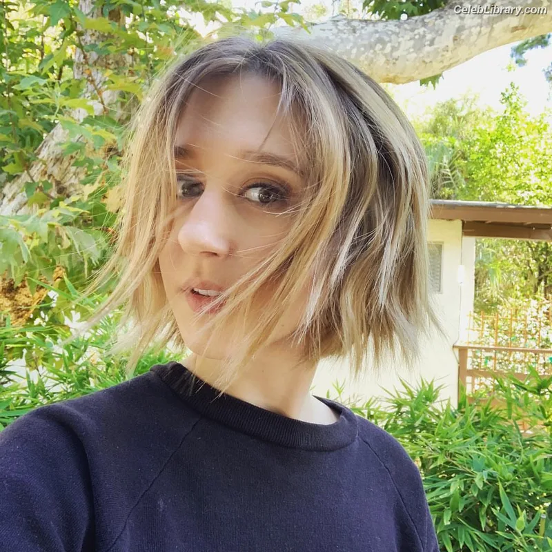 Taissa Farmiga photo 4 of 34