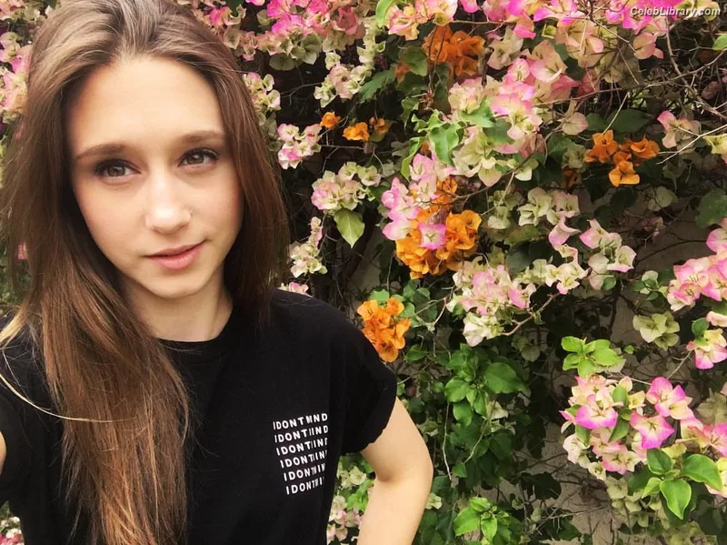 Taissa Farmiga photo 5 of 34