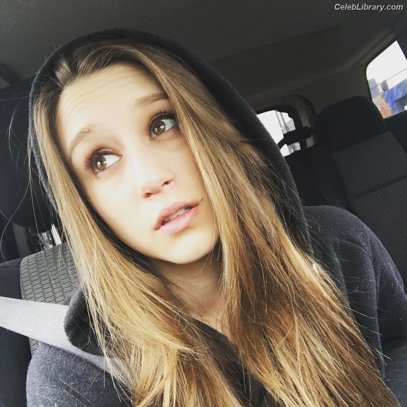 Taissa Farmiga photo 6 of 34