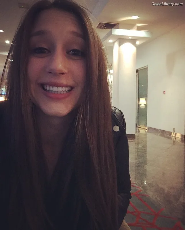Taissa Farmiga photo 7 of 34