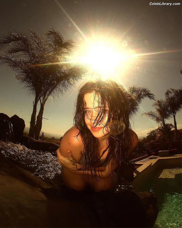 Talissa Smalley photo 3 of 929