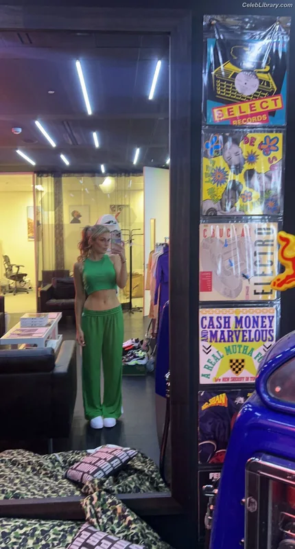 Tallia Storm photo 4 of 1496