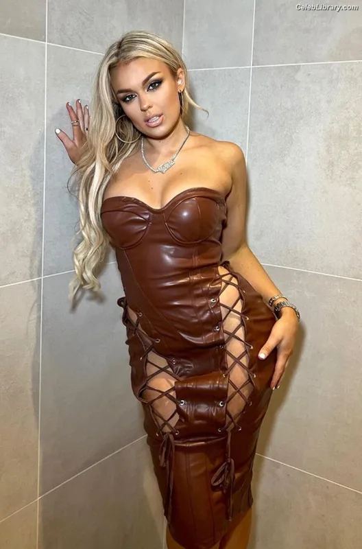 Tallia Storm photo 4 of 1496