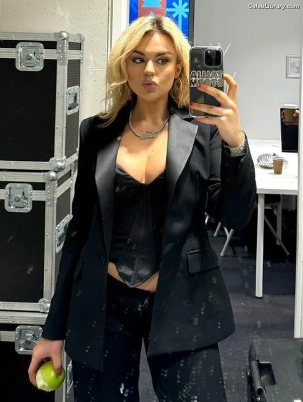 Tallia Storm photo 15 of 1496