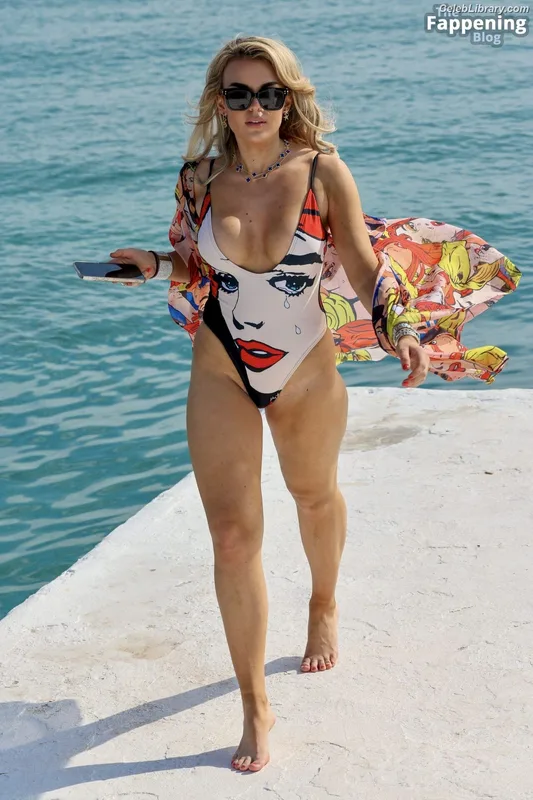 Tallia Storm photo 7 of 1496