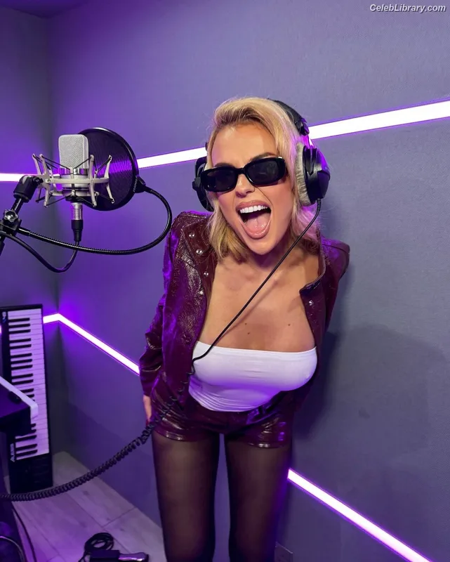 Tallia Storm photo 5 of 1496