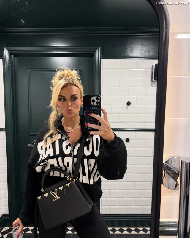 Tallia Storm photo 14 of 1496