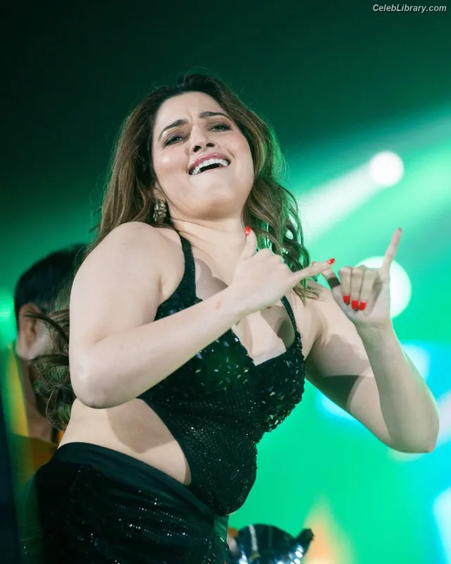 Tamanna Bhatia photo 7 of 245