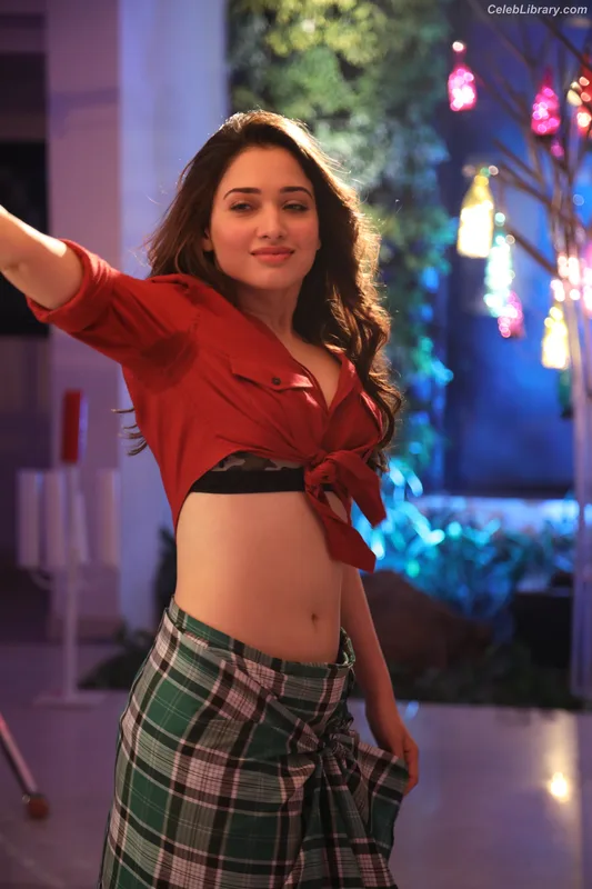 Tamanna Bhatia photo 7 of 245