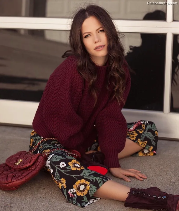 Tammin Sursok photo 5 of 212