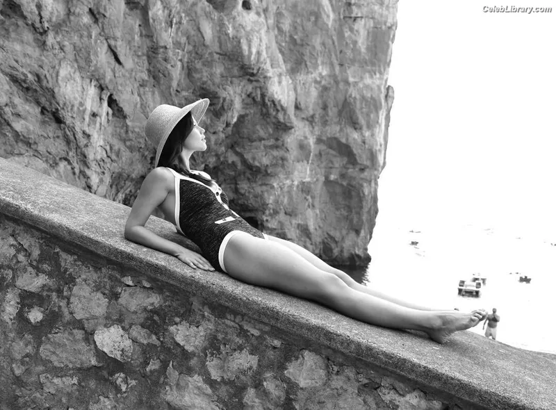 Tammin Sursok photo 3 of 212