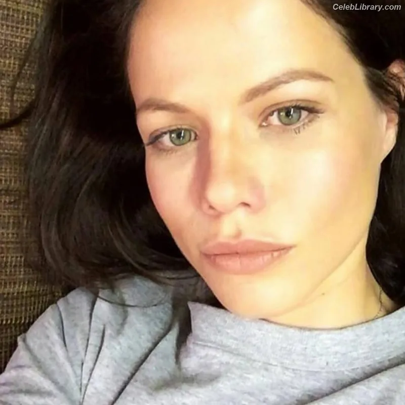Tammin Sursok photo 4 of 212