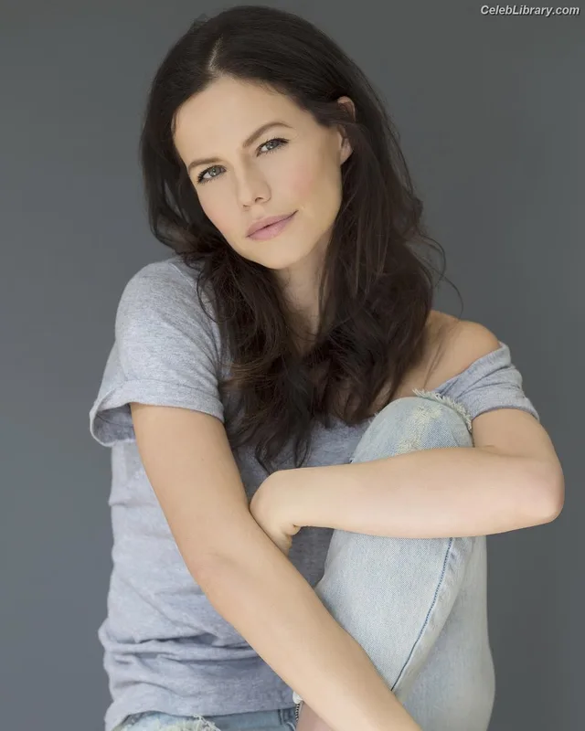 Tammin Sursok photo 13 of 212