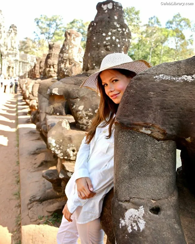 Tammin Sursok photo 5 of 212