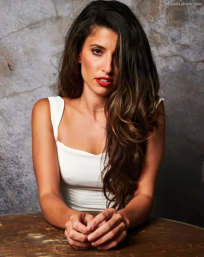 Tania Raymonde photo 8 of 92