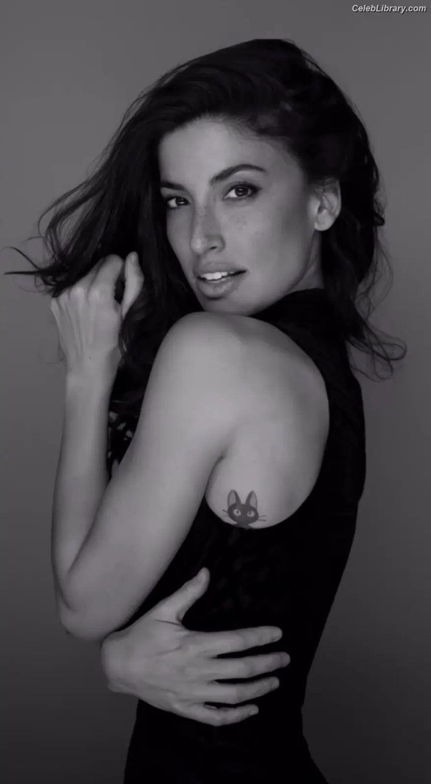 Tania Raymonde photo 8 of 92