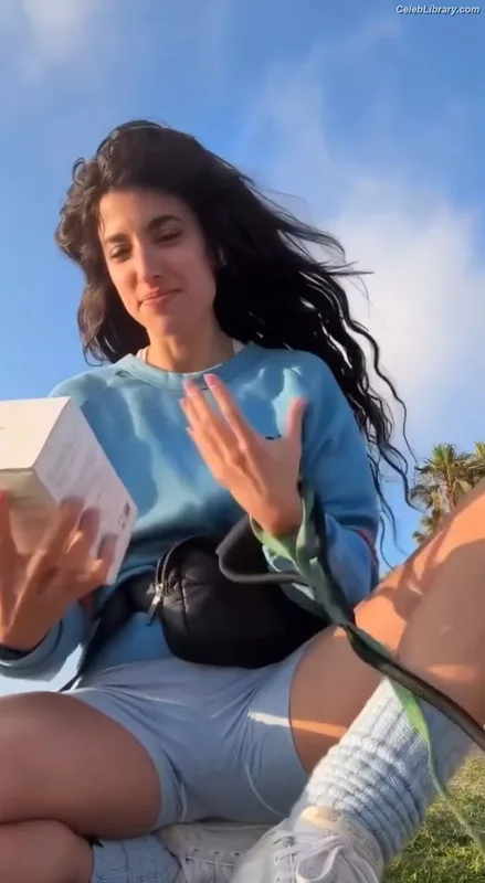 Tania Raymonde photo 1 of 93