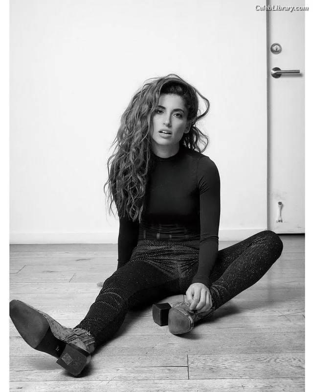 Tania Raymonde photo 7 of 93