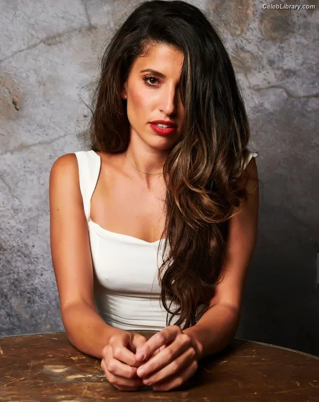 Tania Raymonde photo 8 of 93