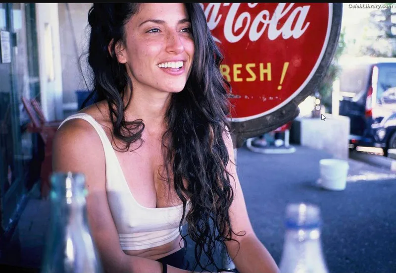 Tania Raymonde photo 2 of 93