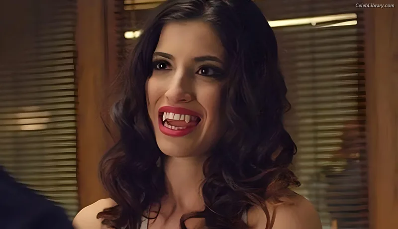 Tania Raymonde photo 13 of 93