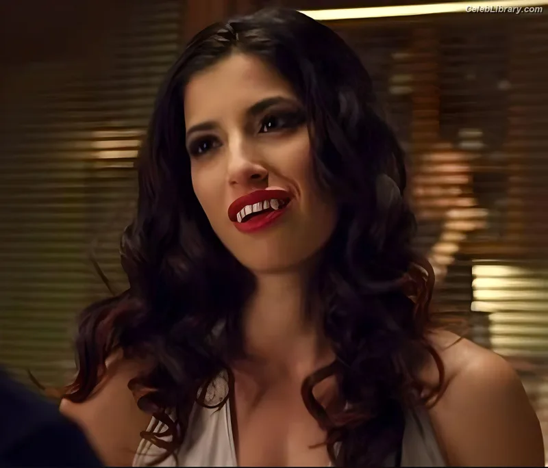 Tania Raymonde photo 14 of 93