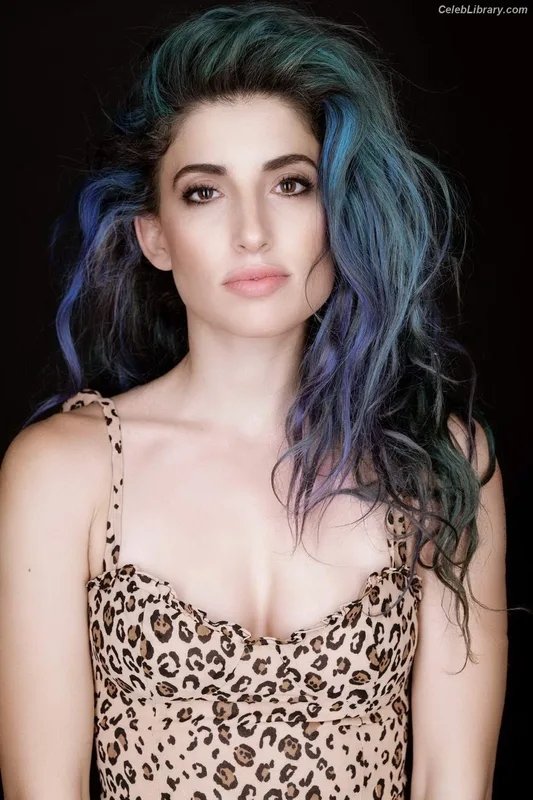 Tania Raymonde photo 22 of 93